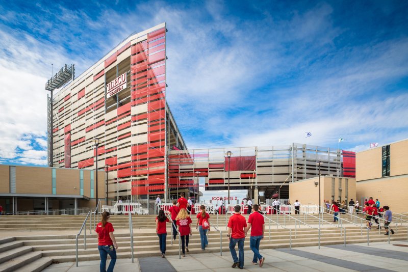 1180TDECUStadium2 web