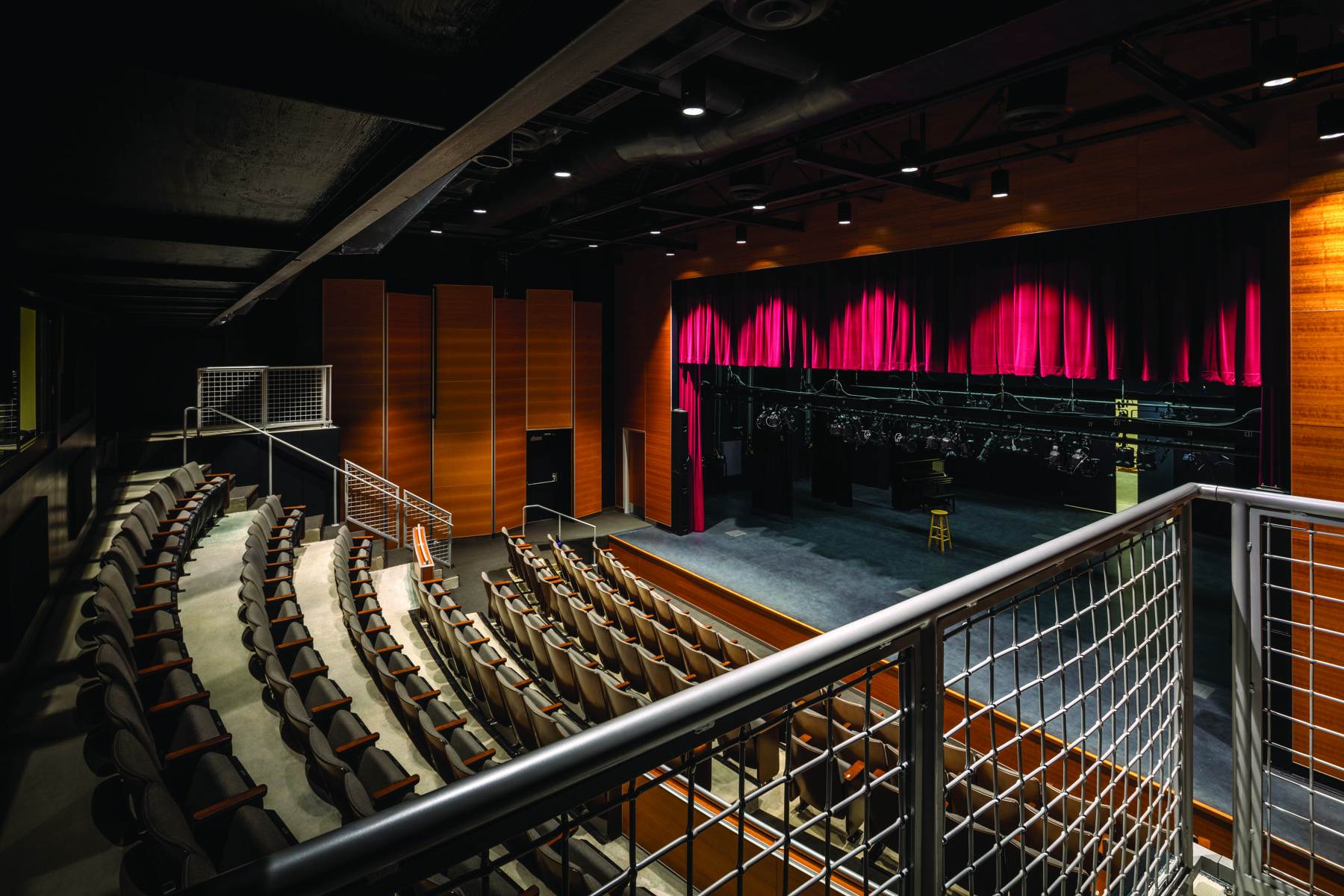 Deluxe Theater