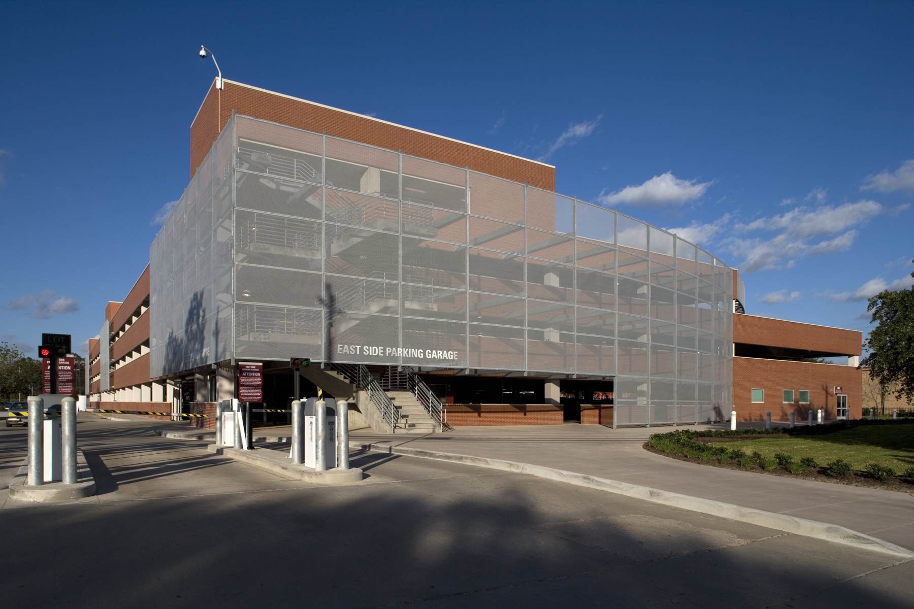 Cleburne Avenue Parking Garage & Police Department Office